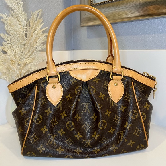 🎀 Louis Vuitton Monogram Tivoli PM Handbag - Picture 4 of 17